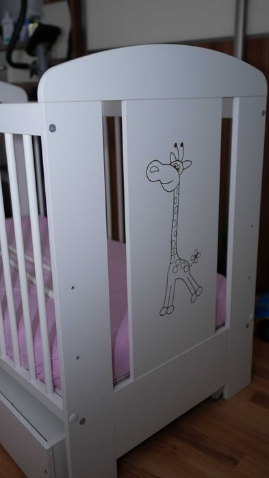 Łóżeczko dziecięce Safari Żyrafka, białe + szuflada, materac