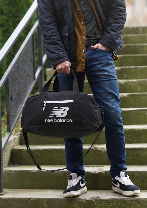 Nike спортивна дорожня сумка - чоловіча водостійка та містка