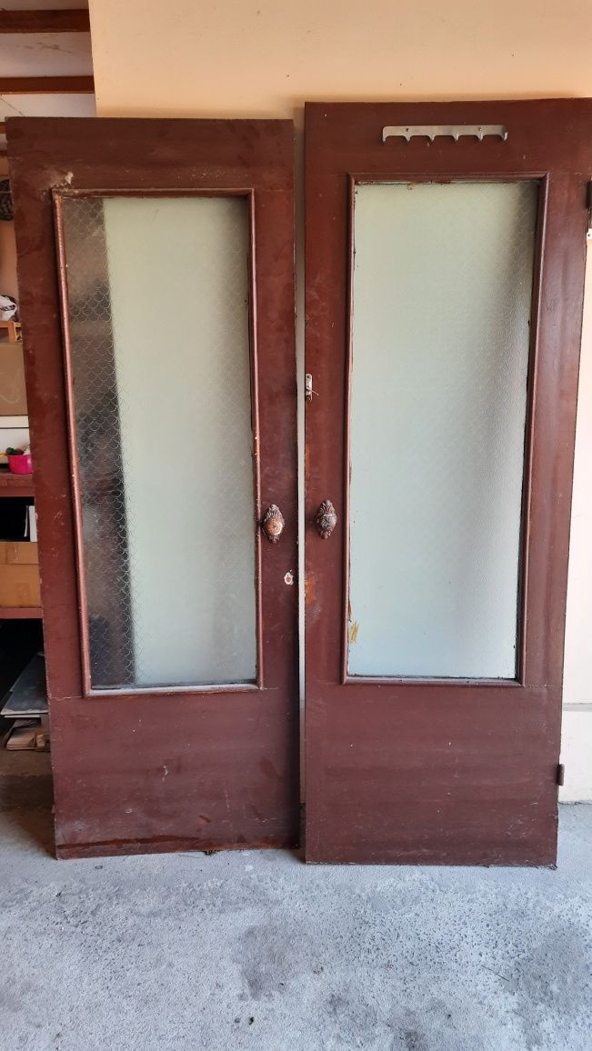 Продам межкомнатные деревянные двери