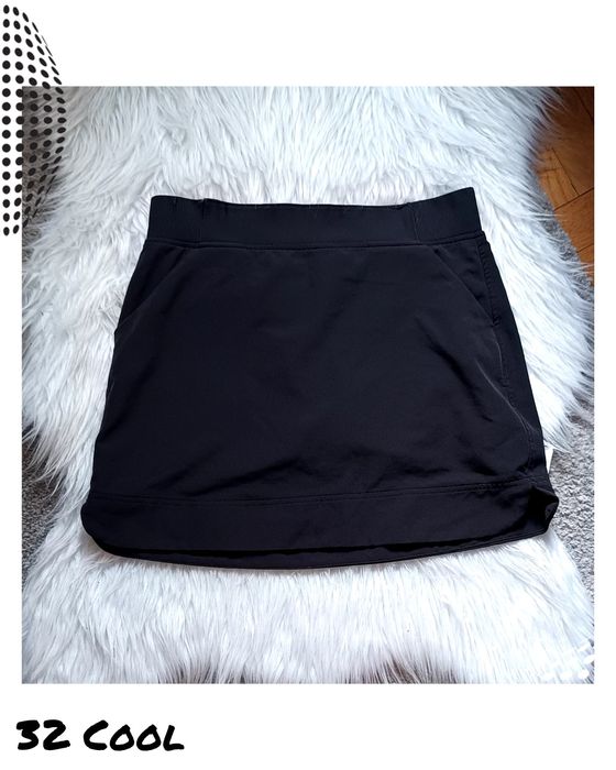 Czarna spódniczka sportowa z wszytymi kolarkami rozmiar l/xl