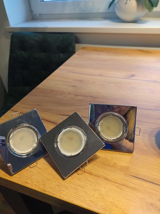 oświetlenie led plus trzy oprawy