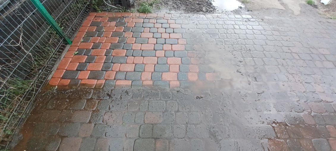 Czyszczenie kostki brukowej, betonowych ogrodzeń