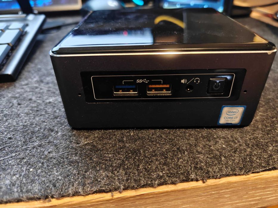 Nuc Intel i7 7TH  - 32GB memory + 256GB M2