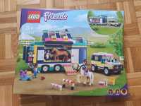 Zestaw LEGO Friends 41722 Przyczepa na wystawę koni