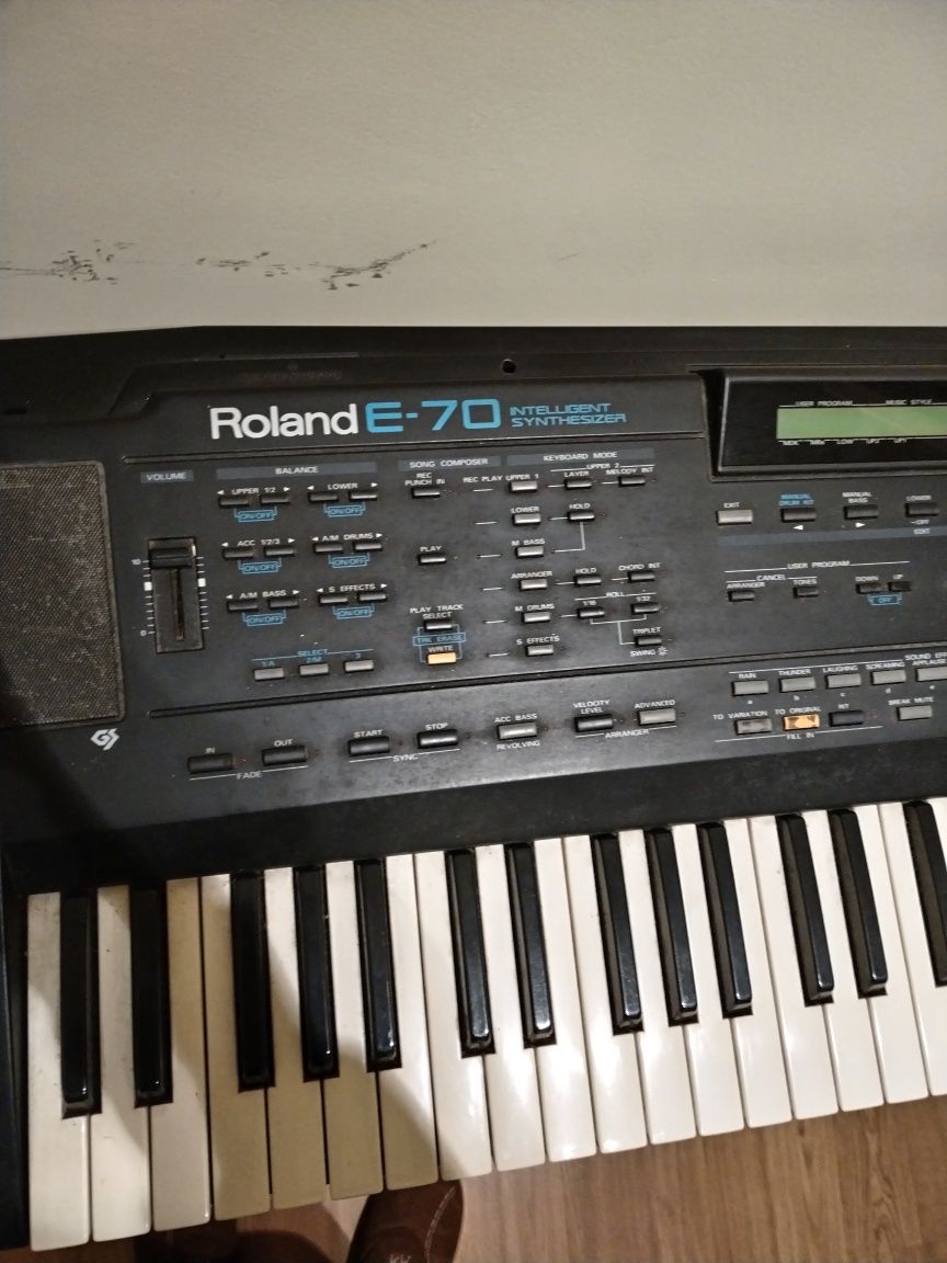 Piano Roland E-70