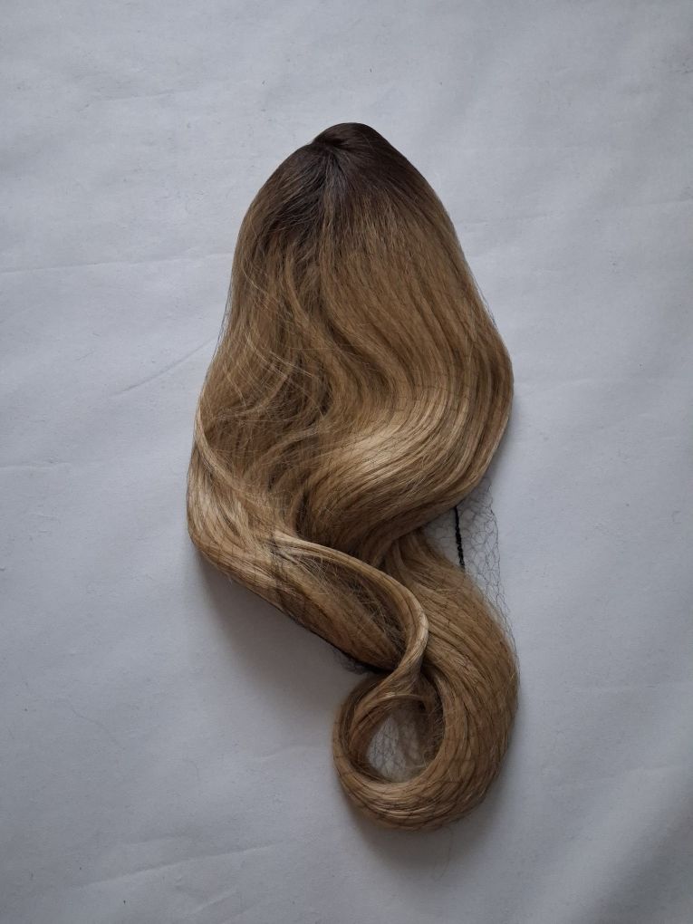 Peruka blond ambrę ok 67 cm