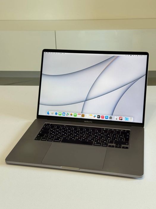 MacBook Pro 16” 2019 i7 16 gb RAM 512 gb SSD Space Gray 117ц
