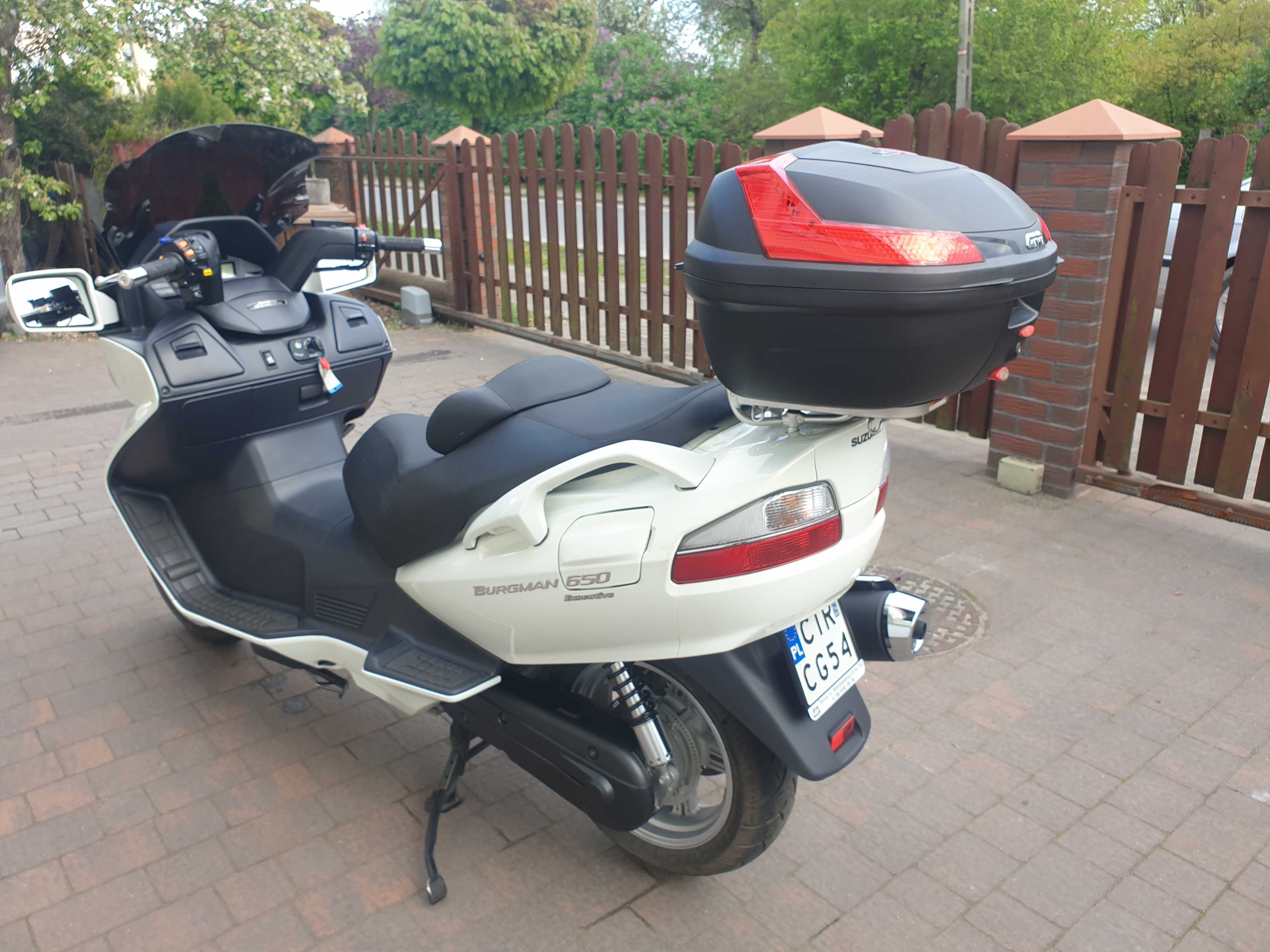 Suzuki Burgman AN650 executive 4000km !!!