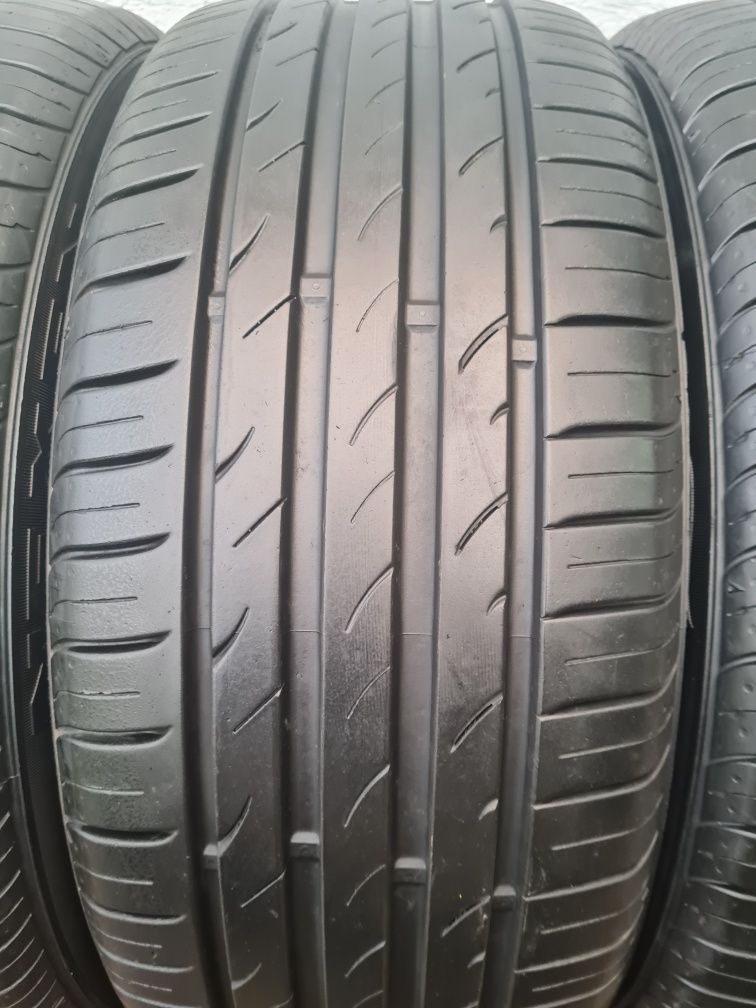 215/45R17 Nexen N' blue HD Plus.