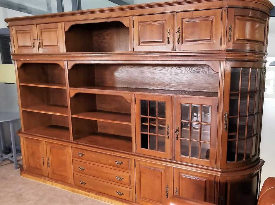 Estante de Sala de Estar em Madeira Maciça