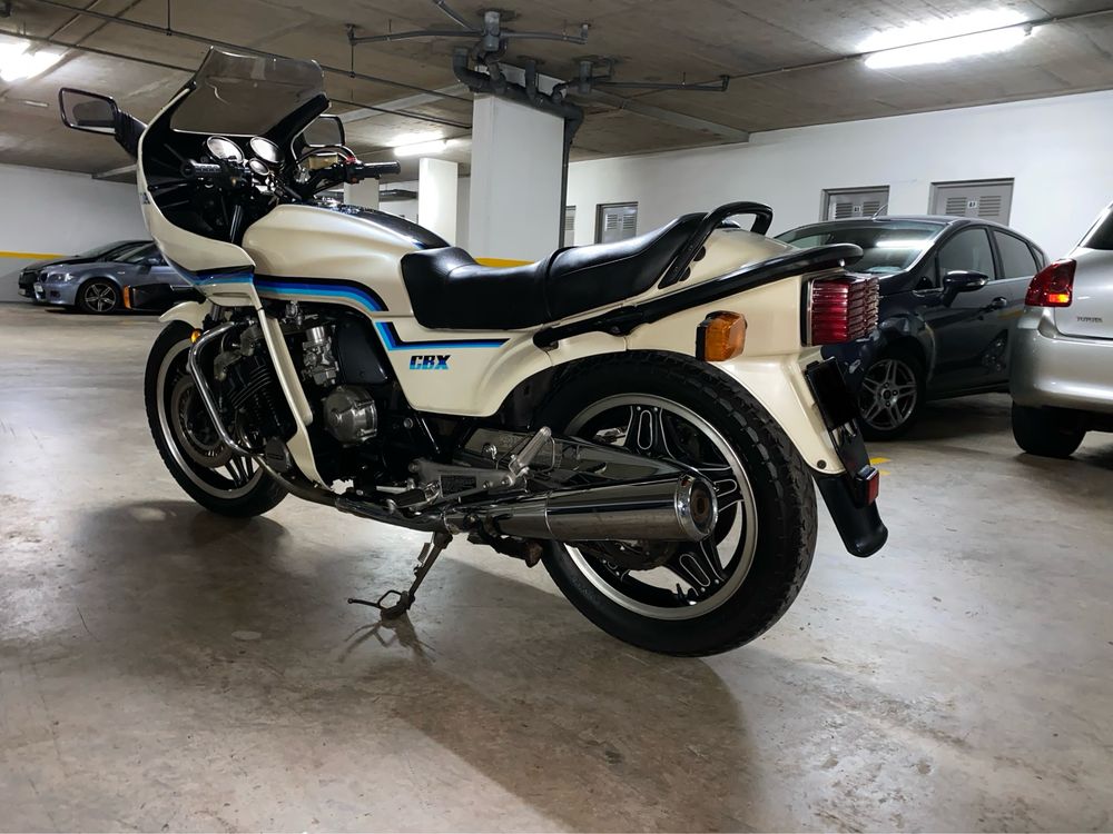 Honda cbx 1050  (6 cilindros)