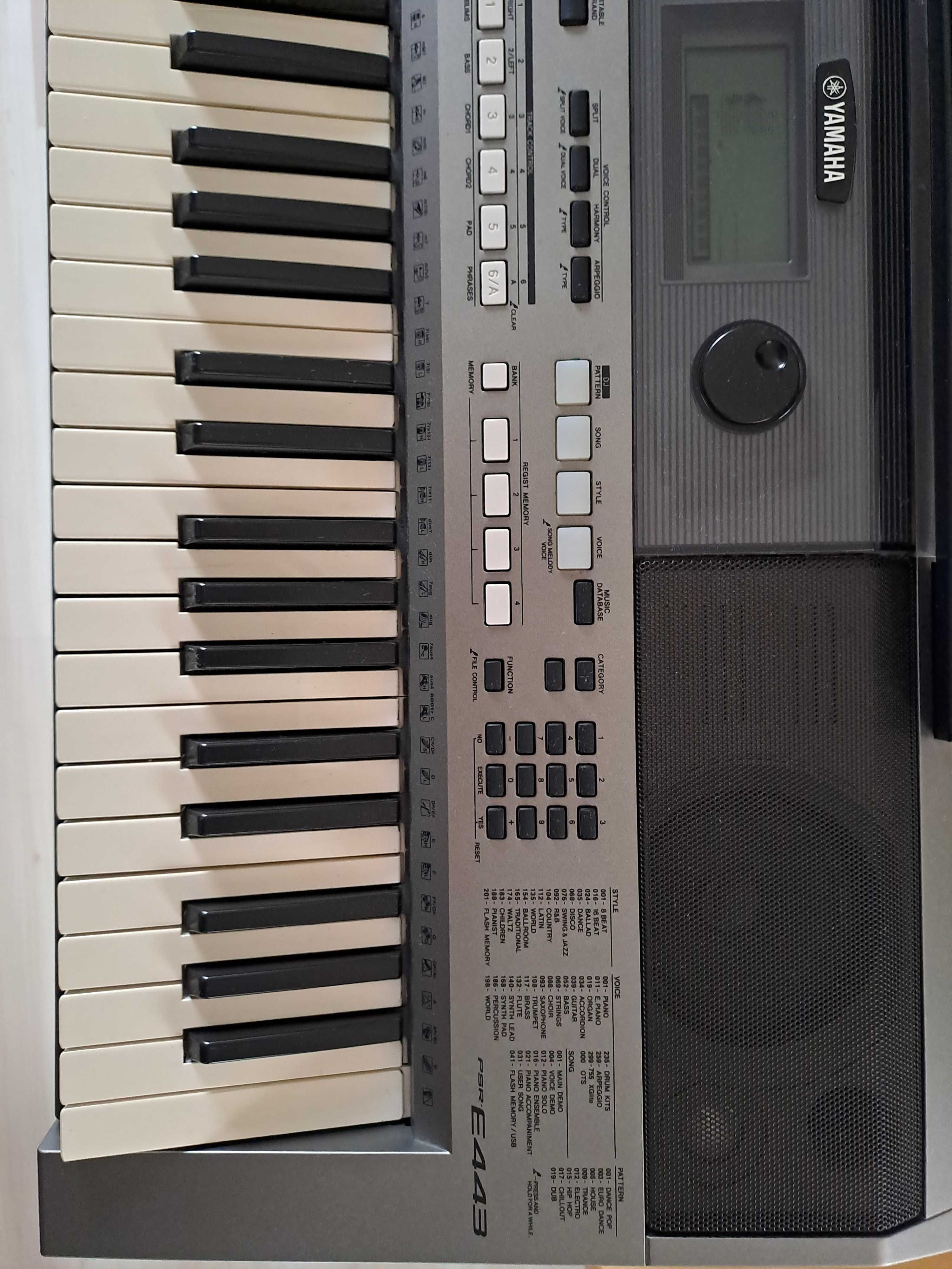 Keyboard yamaha prs E443