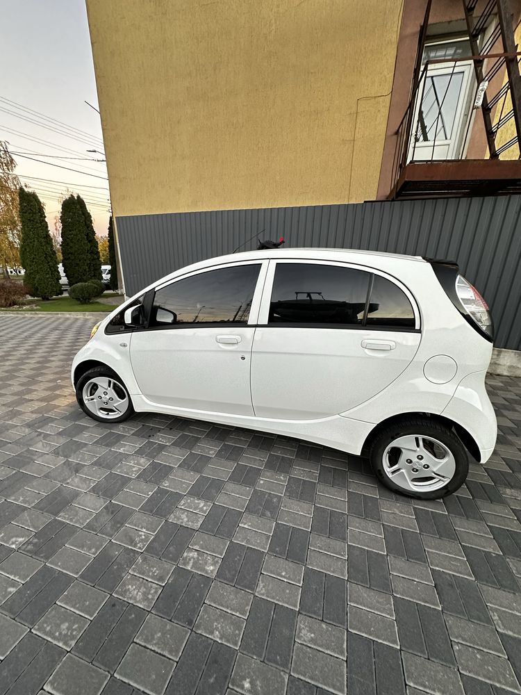 Mitsubishi I-miev 2011