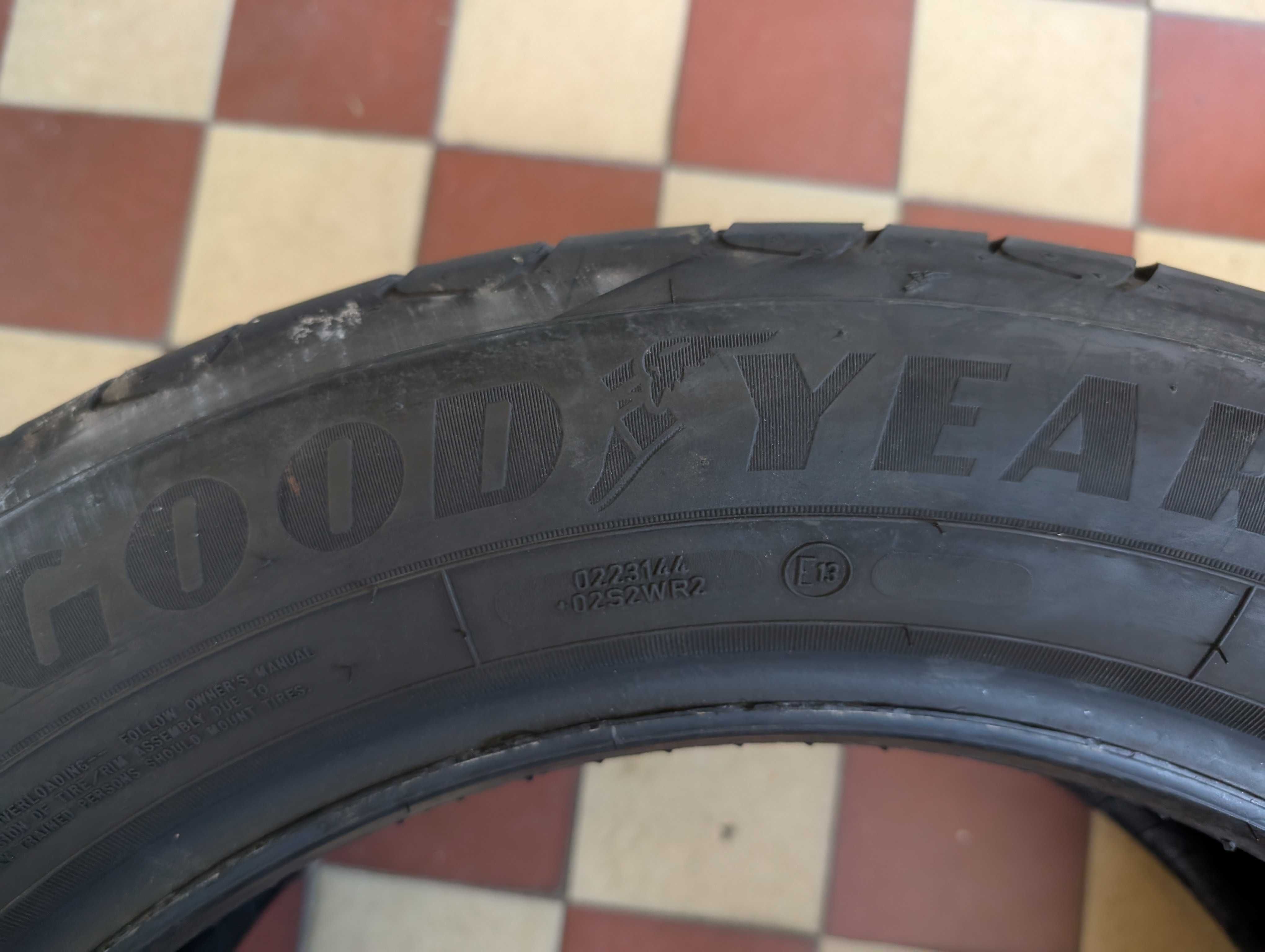 Goodyear EfficientGripPerformance 215/55R17 94W #596&