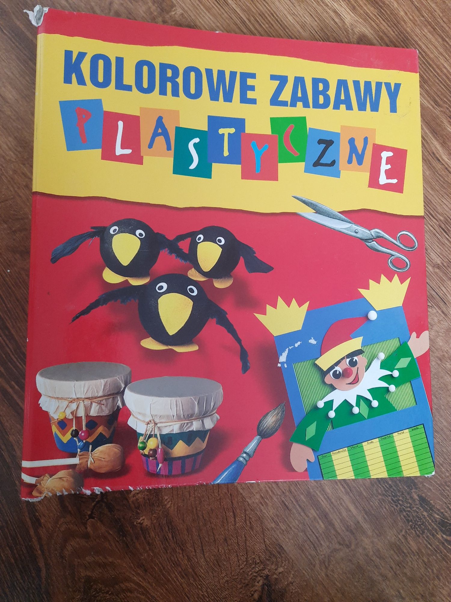 Kolorowe zabawy plastyczne - segregator