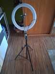 Lampa z uchwytem na telefon