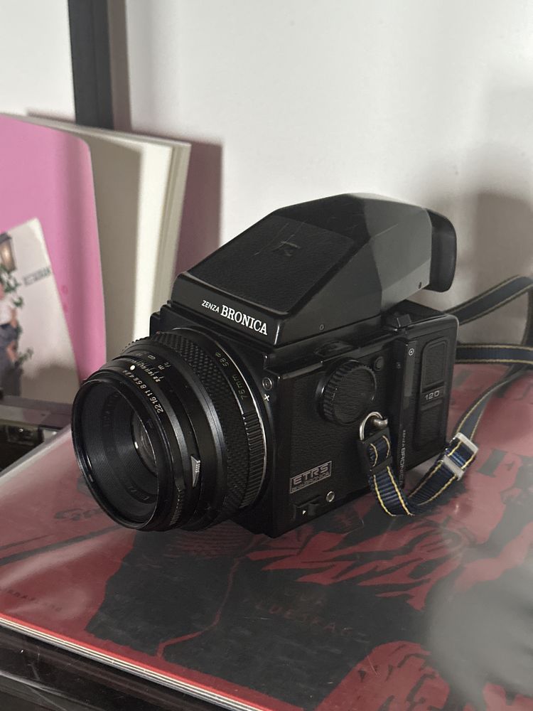 Bronica Zenza ETRS + 75mm 2.8 - revistas e afinadas