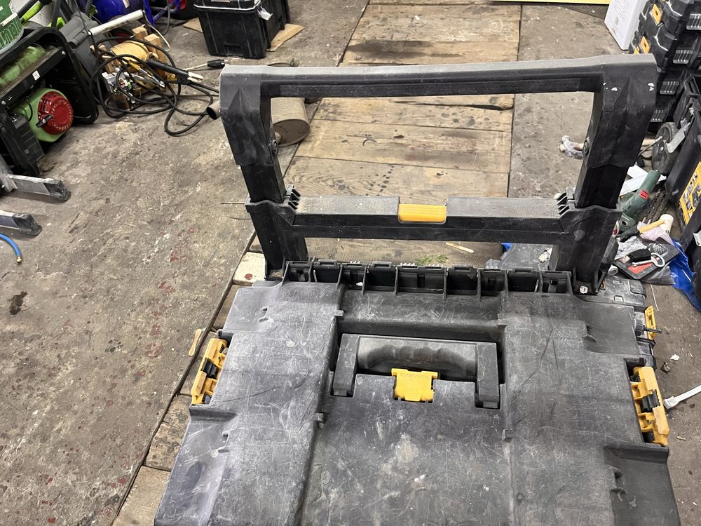 DWST83295-1 DEWALT DS450 Skrzynia na kołach DEWALT TOUGHSYSTEM 2.0