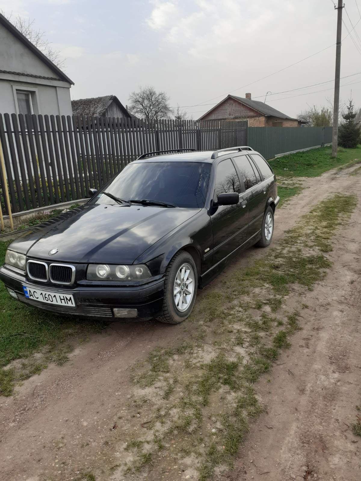 Продам BMW 3. 1.6і