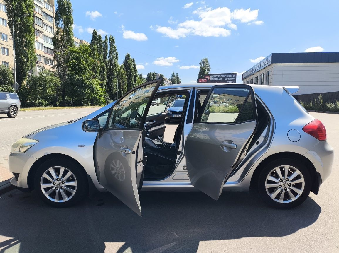 Продам свою Toyota Auris 2007 в отличном состоянии