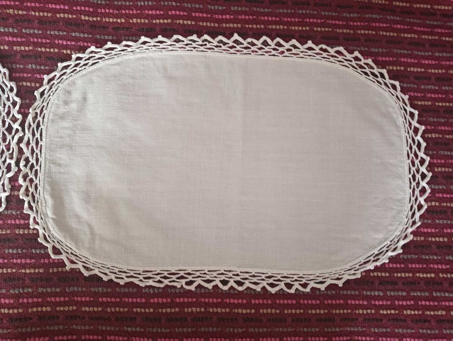 Conj. 2 Naperons combinação linho e renda 41x27cm