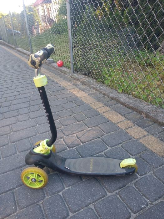 Hulajnoga playground trzykołowa