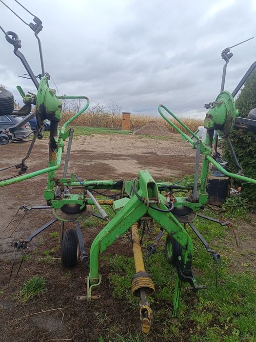 Przetrząsarka 4 gwiazdowa Hydraulicznie składana.