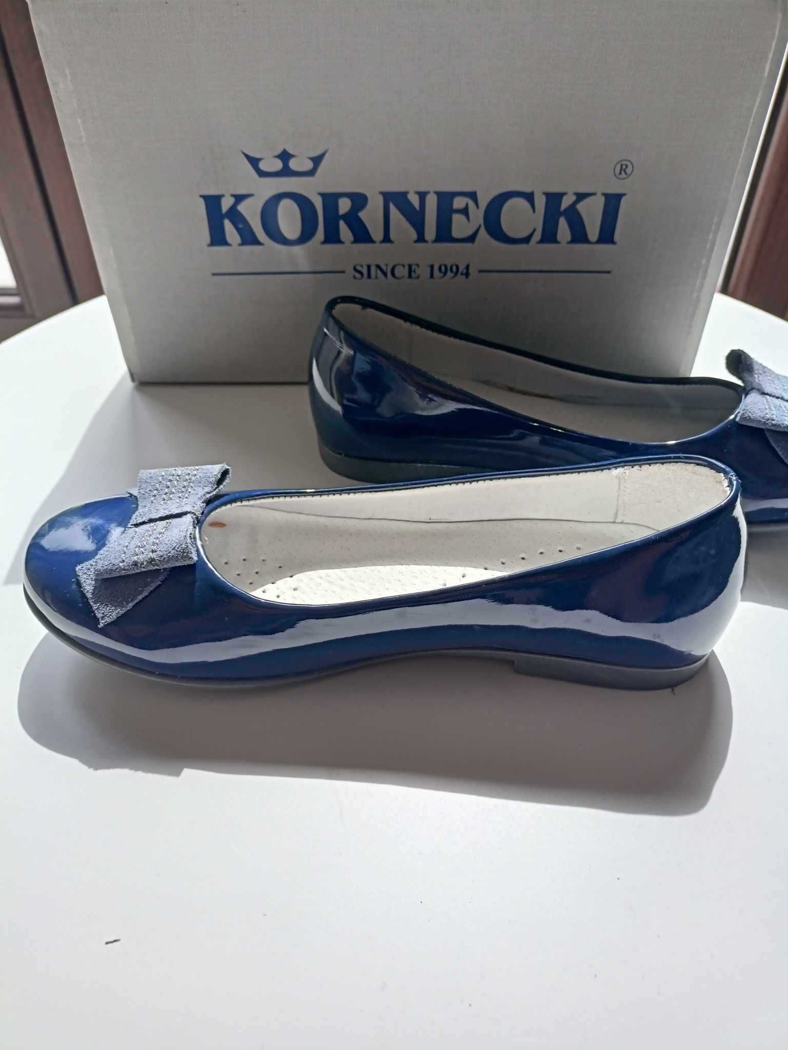 Baleriny balerinki Kornecki 4240 granatowe połysk rozmiar 36