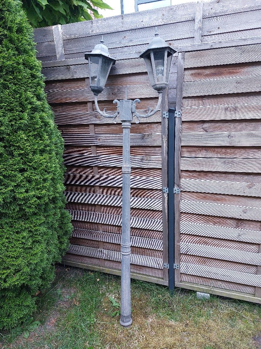 Lampa ogrodowa, do renowacji.