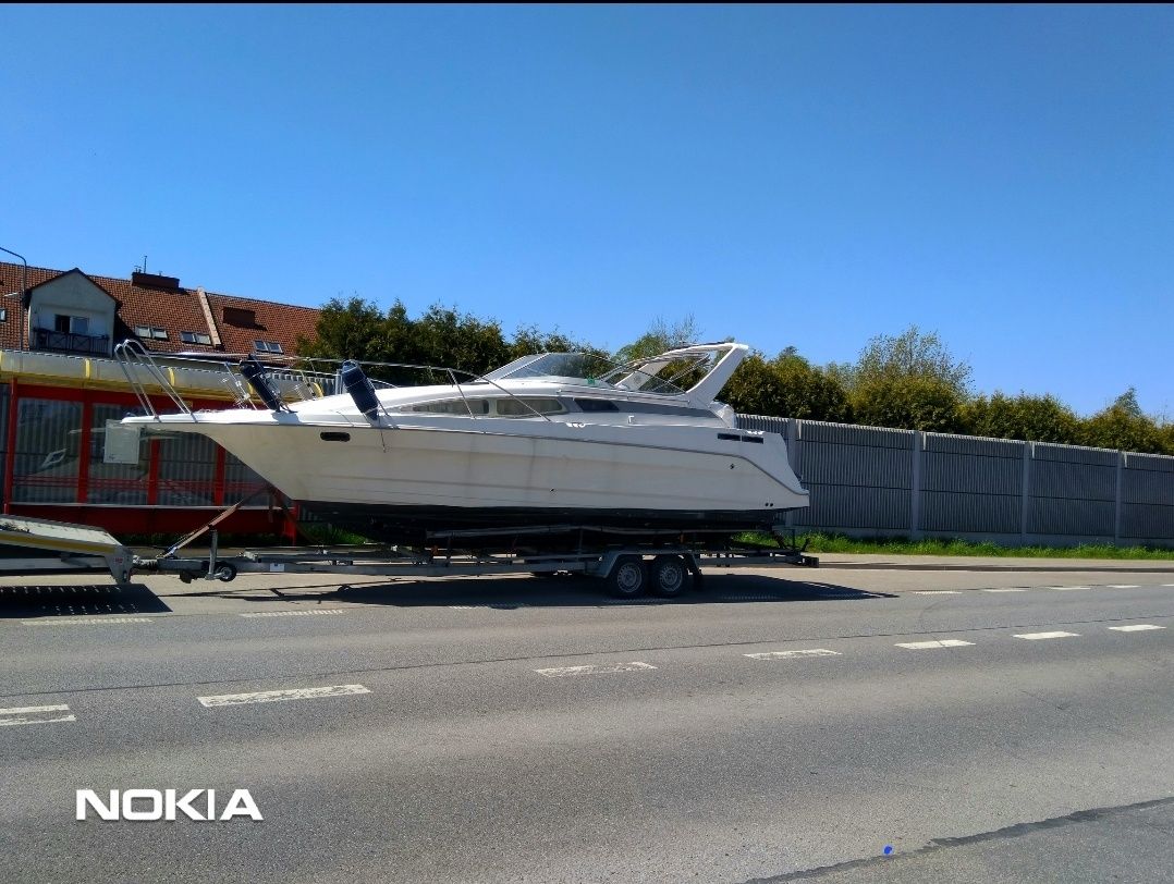 Jacht Bayliner 2855 żaglówka yacht motorówka łódź motorowa