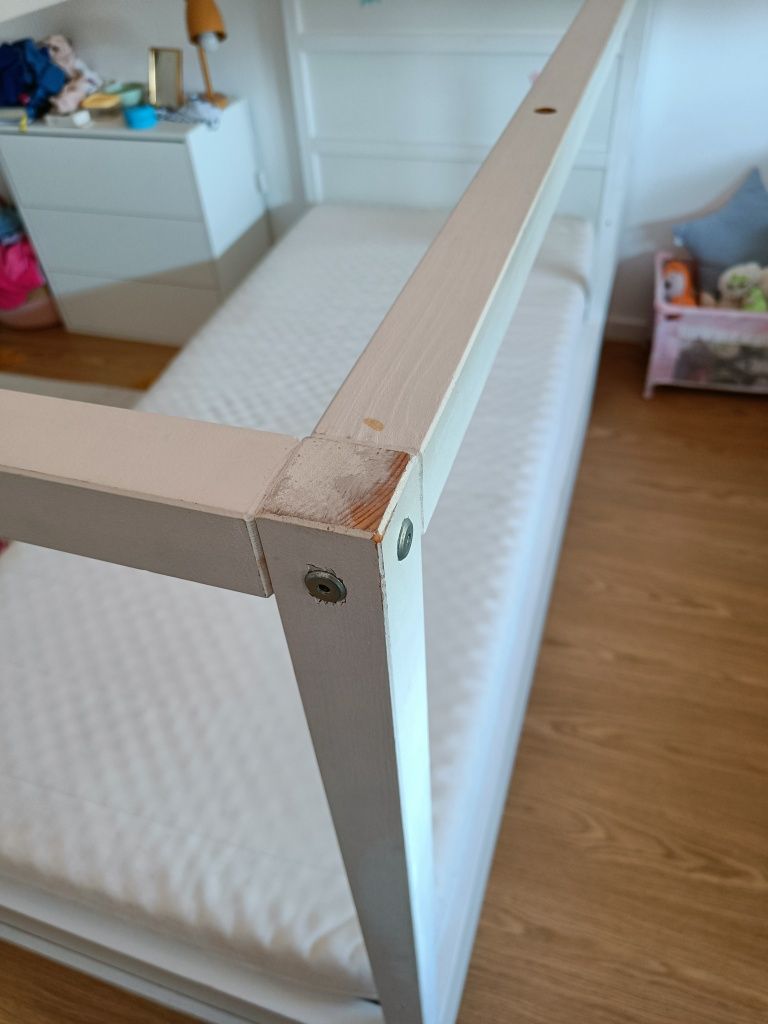 Cama IKEA kura com colchão