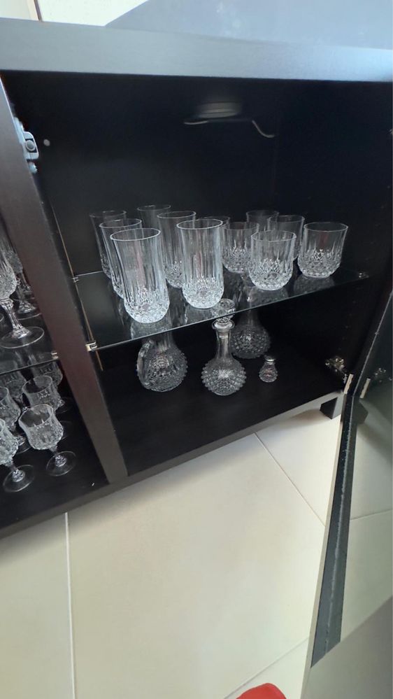 2 Aparadores IKEA com iluminação