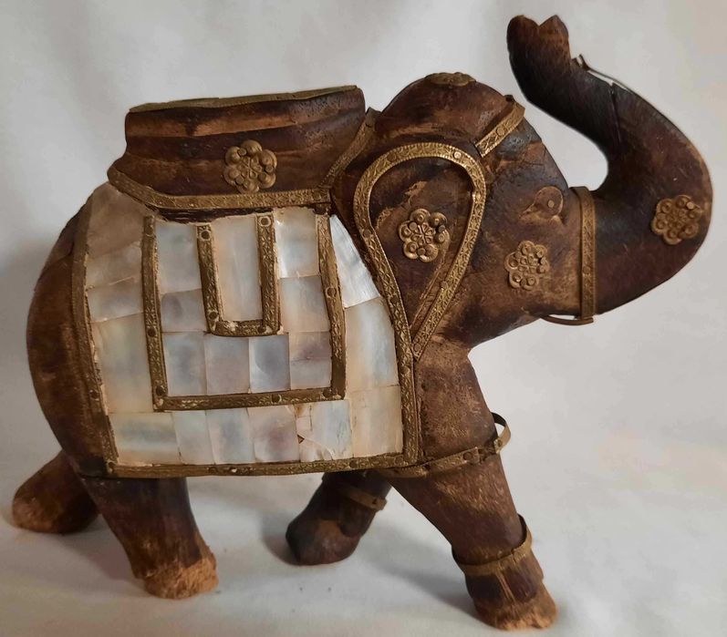 Słoń Piękna Stara Rzeźba Drewno Masa Perłowa Mosiądz Indie II 17 cm.