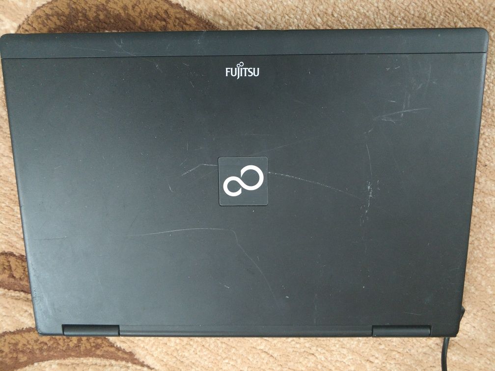 Ноутбук Fujitsu E780