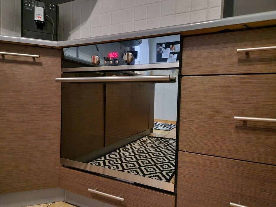 Meble kuchenne  zestaw z  piekarnikiem, płytą, okapem i zlewozmywakiem