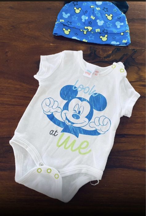 Myszka Mickey komplet dla chłopca body+ czapka z uszkami