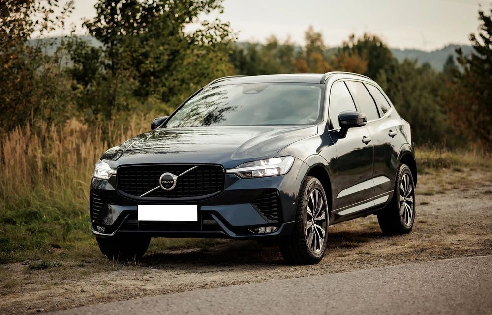 Volvo XC60 B5 AWD Plus Dark