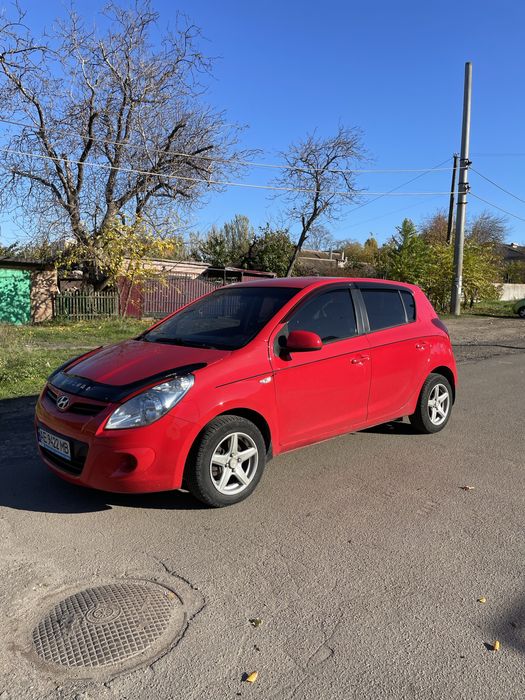 Хюндай 1.4 автомат 2011г