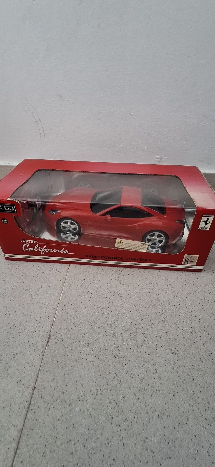 Miniatura o carro Novo Ferrari