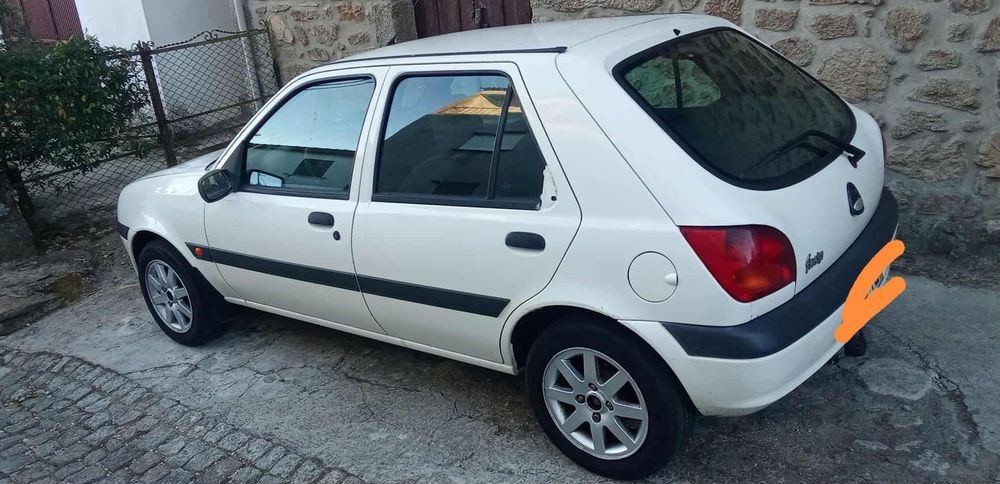 Ford fiesta 1.8D 112.000 kms reais