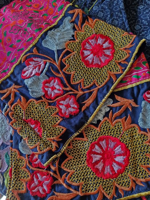 Haftowana orientalna sukienka tunika w kwiaty S XS