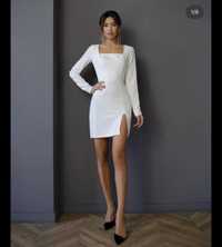 Жіноча сукня білого кольору