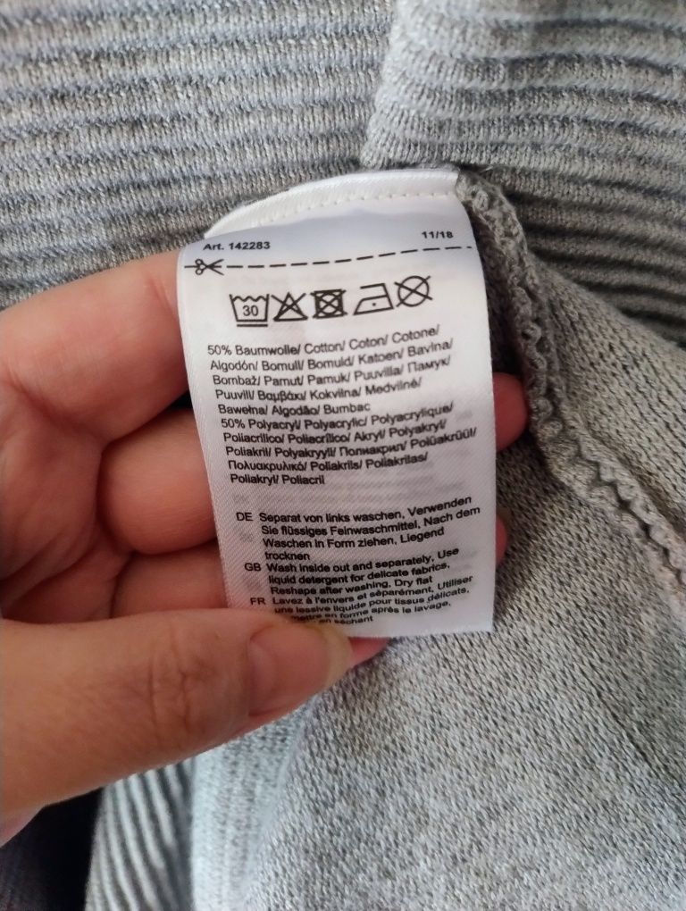 Jesienna prążkowana sukienka damska plus size