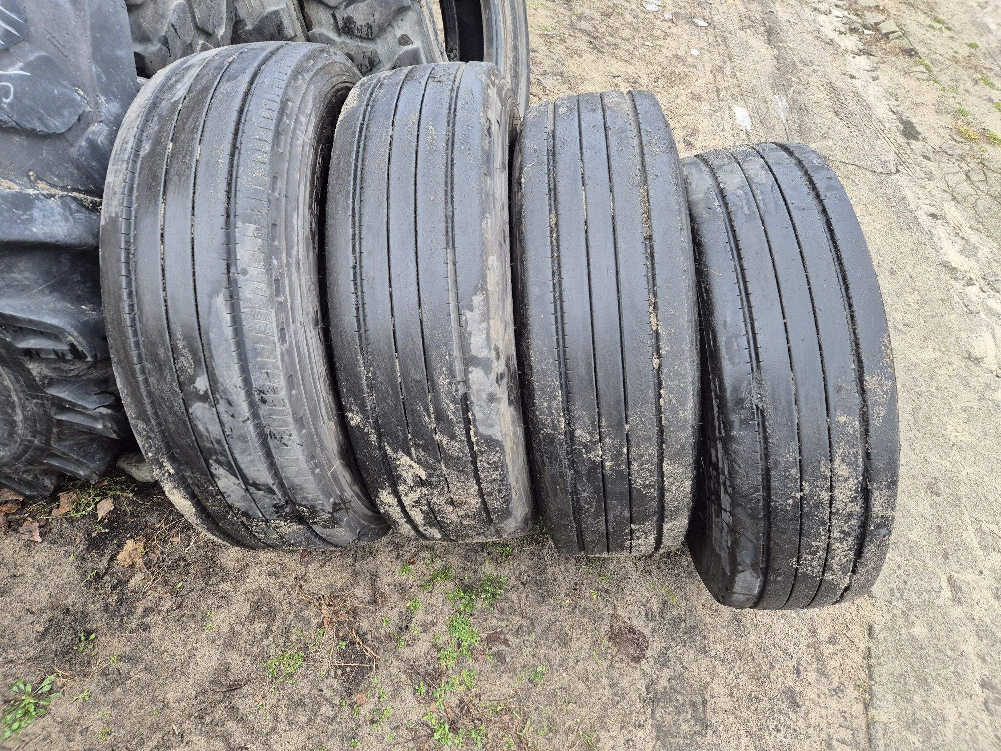 Opony 245/70r19.5j
