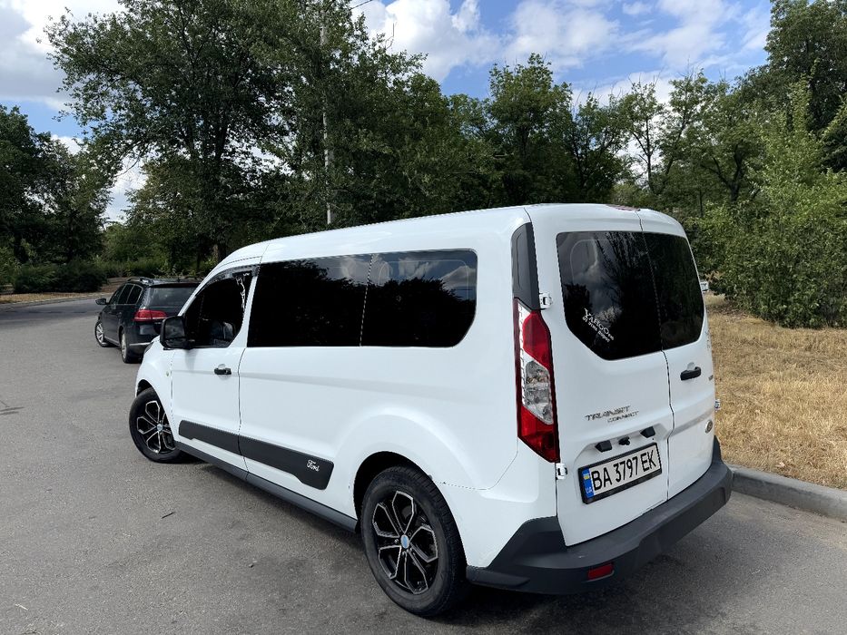 Продам семейный автомобиль Ford Transit Connect 2014 г.в.