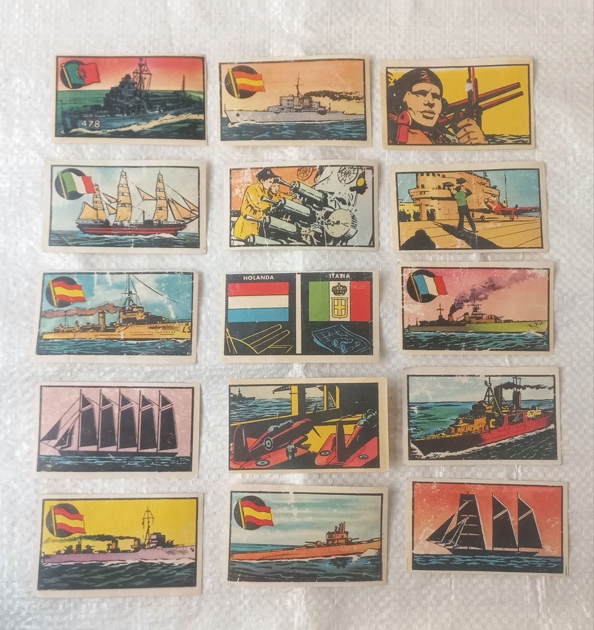 Lote de 257 cromos, esquadras de guerra, anos 50.
