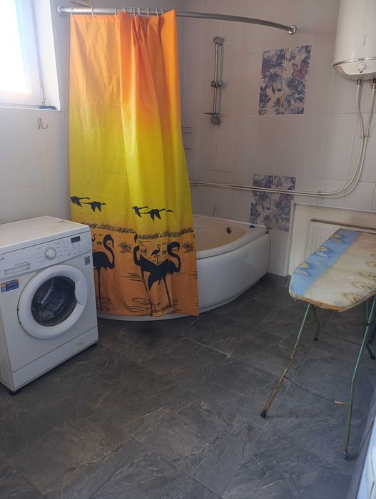 ГАРНА  3хна квартира в центрі + крита  парковка