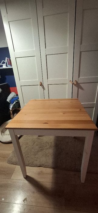 Drewniany stół mały