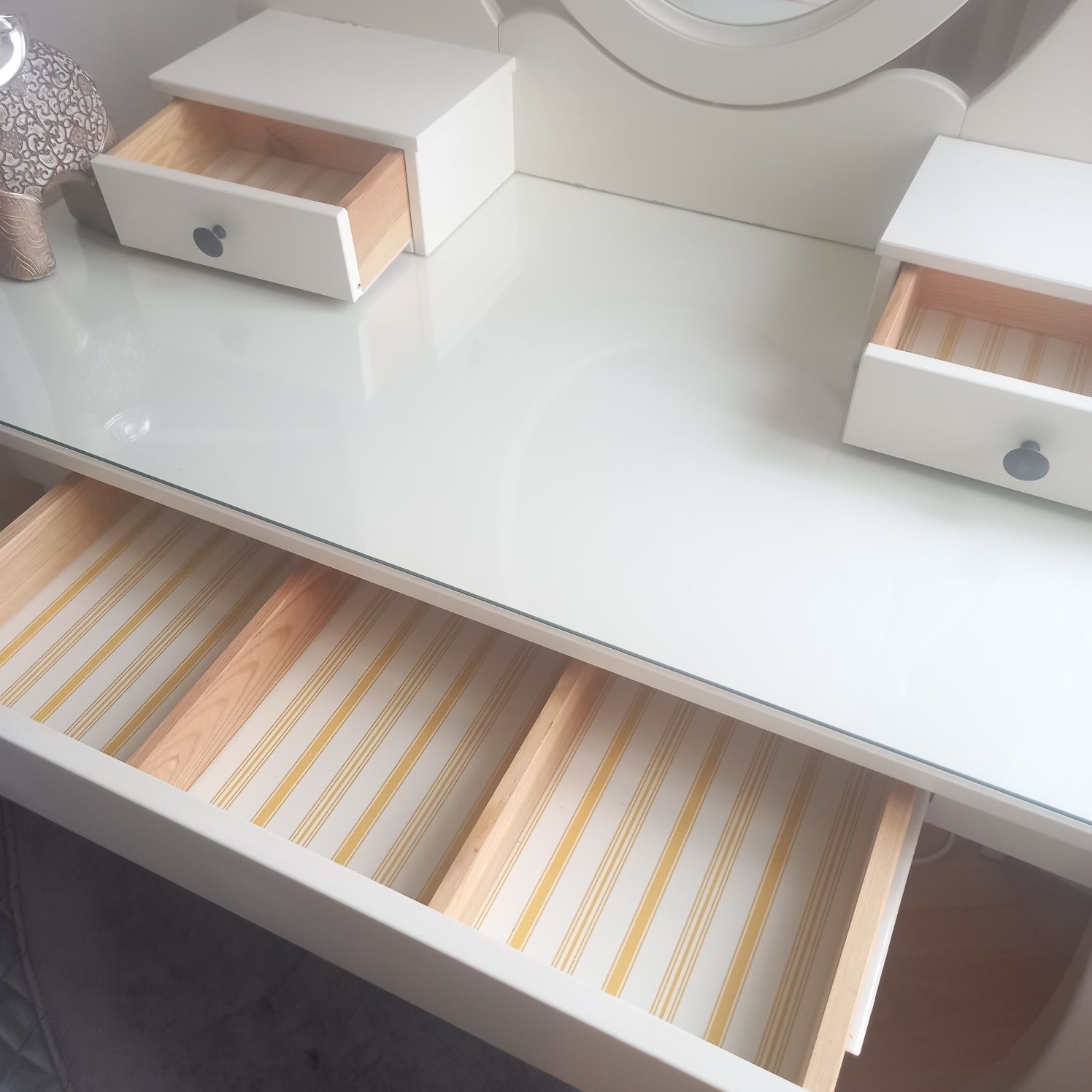 Biała toaletka Ikea Hemnes 100×50 cm