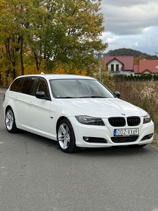 BMW Seria 3 E91 Frozen White, Bi-xenon